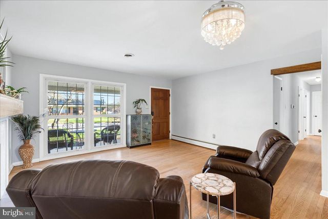 33 FOX ROCK DR, Myersville, MD 21773