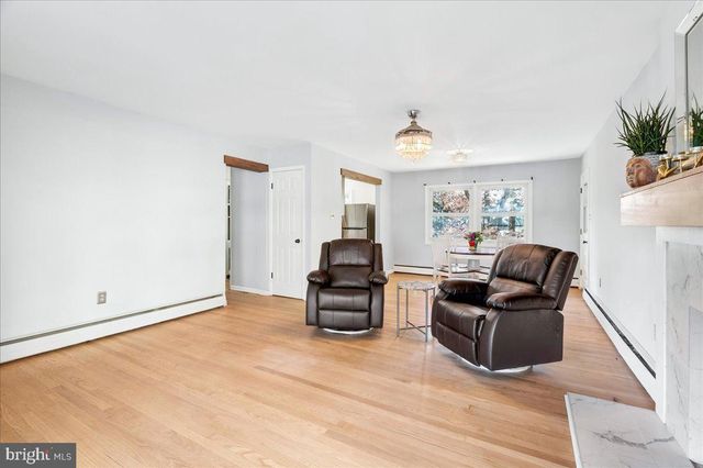 33 FOX ROCK DR, Myersville, MD 21773