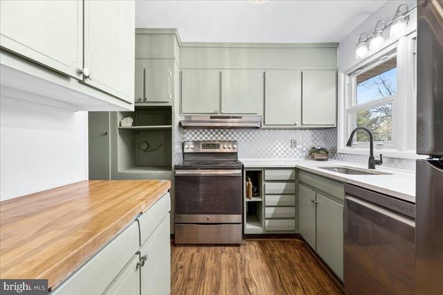 33 FOX ROCK DR, Myersville, MD 21773
