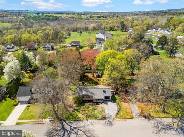 33 FOX ROCK DR, Myersville, MD 21773