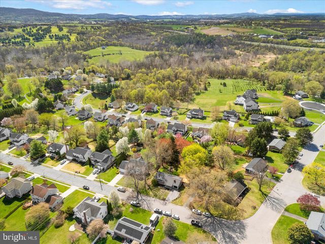 33 FOX ROCK DR, Myersville, MD 21773