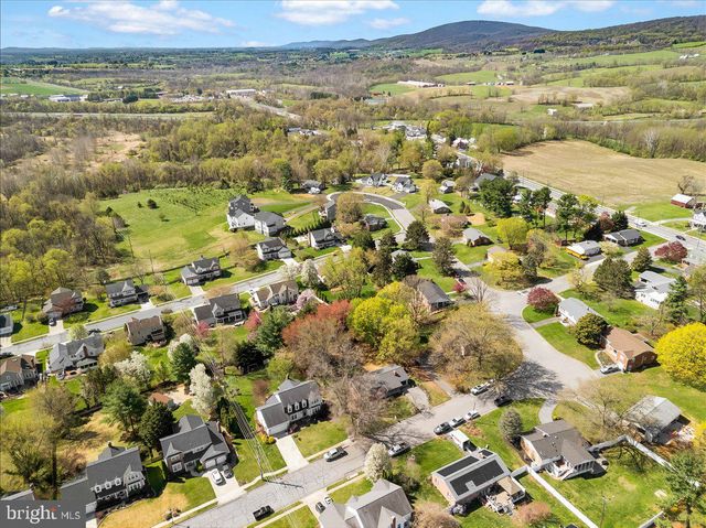 33 FOX ROCK DR, Myersville, MD 21773