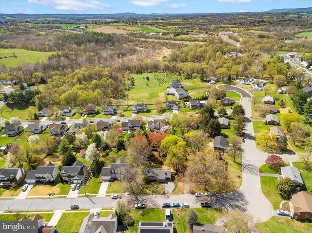 33 FOX ROCK DR, Myersville, MD 21773