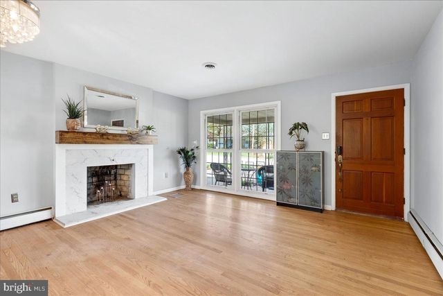 33 FOX ROCK DR, Myersville, MD 21773