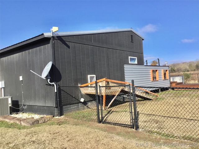 6711 Bobbie Little Drive, Kingston, OK 73439