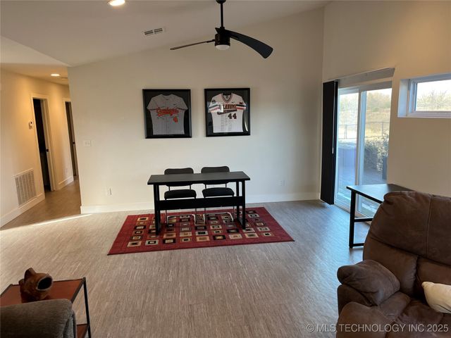 6711 Bobbie Little Drive, Kingston, OK 73439