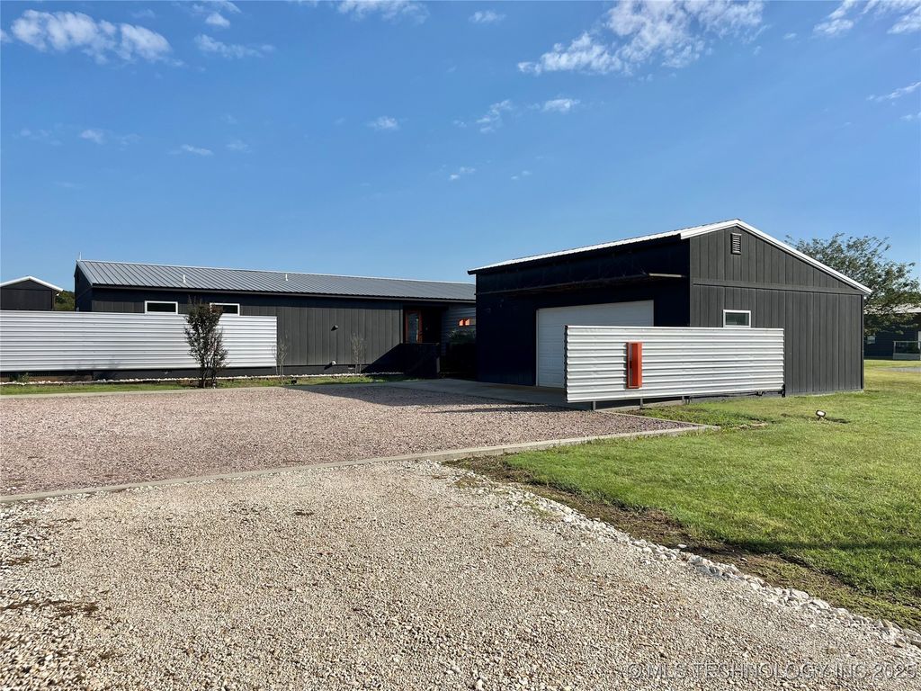 6711 Bobbie Little Drive, Kingston, OK 73439