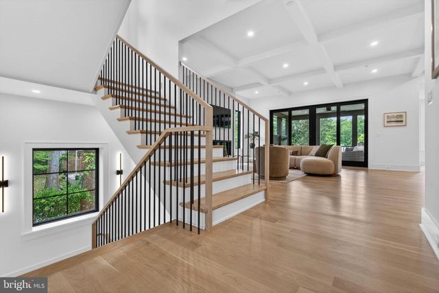 6210 DAHLONEGA RD, Bethesda, MD 20816