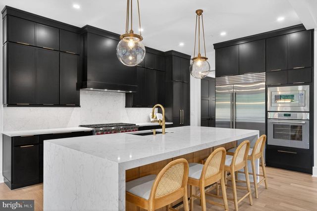 6210 DAHLONEGA RD, Bethesda, MD 20816