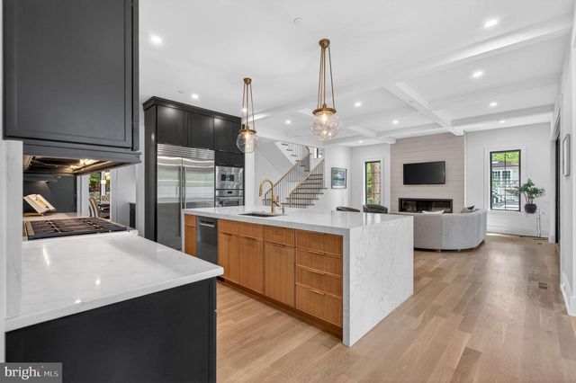 6210 DAHLONEGA RD, Bethesda, MD 20816