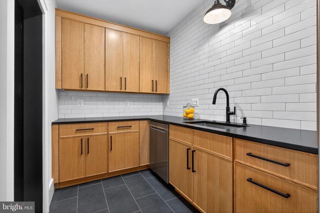 6210 DAHLONEGA RD, Bethesda, MD 20816