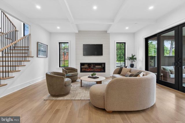 6210 DAHLONEGA RD, Bethesda, MD 20816