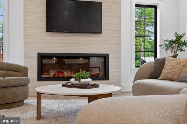 6210 DAHLONEGA RD, Bethesda, MD 20816