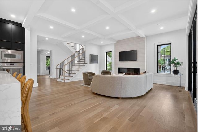 6210 DAHLONEGA RD, Bethesda, MD 20816
