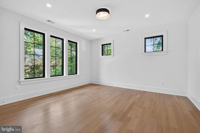 6210 DAHLONEGA RD, Bethesda, MD 20816