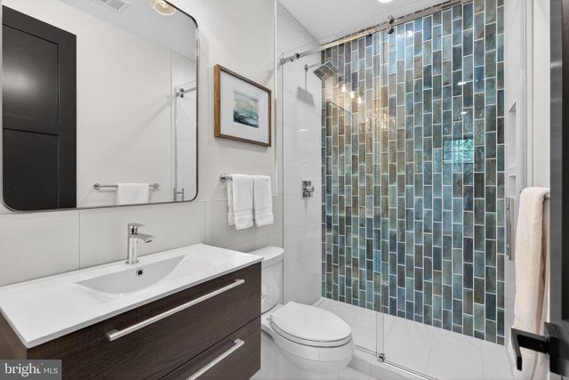 6210 DAHLONEGA RD, Bethesda, MD 20816