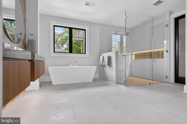 6210 DAHLONEGA RD, Bethesda, MD 20816