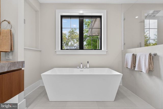 6210 DAHLONEGA RD, Bethesda, MD 20816