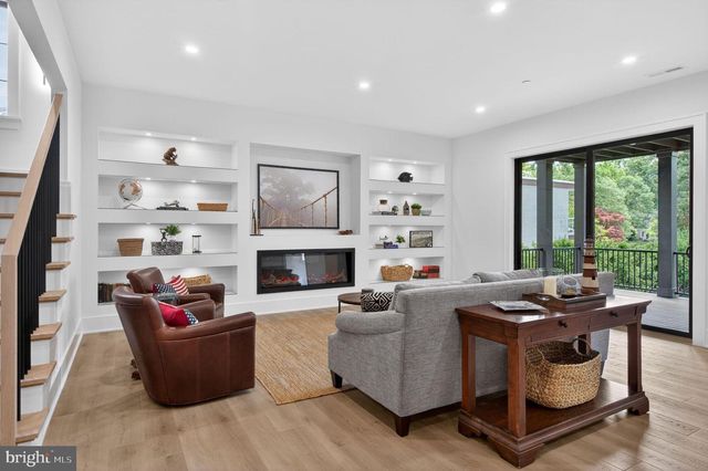 6210 DAHLONEGA RD, Bethesda, MD 20816