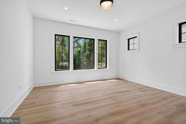 6210 DAHLONEGA RD, Bethesda, MD 20816