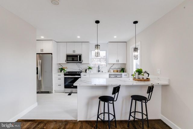 605 WALNUT AVE, Baltimore, MD 21229