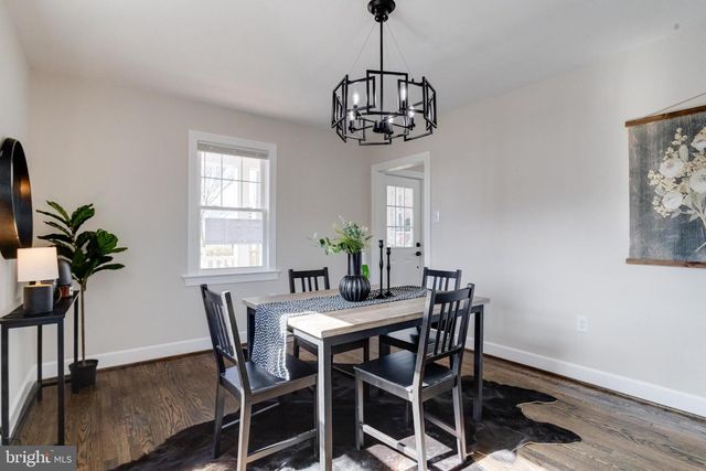 605 WALNUT AVE, Baltimore, MD 21229