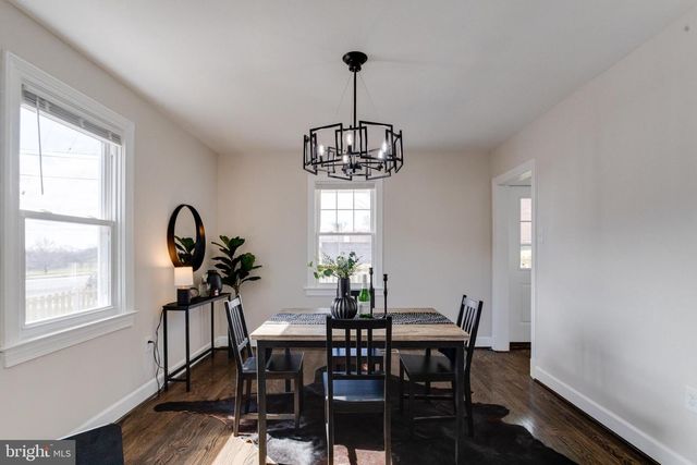 605 WALNUT AVE, Baltimore, MD 21229