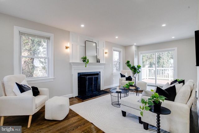 605 WALNUT AVE, Baltimore, MD 21229