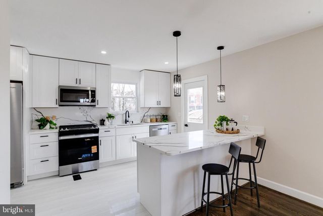 605 WALNUT AVE, Baltimore, MD 21229