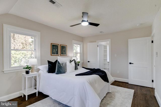 605 WALNUT AVE, Baltimore, MD 21229