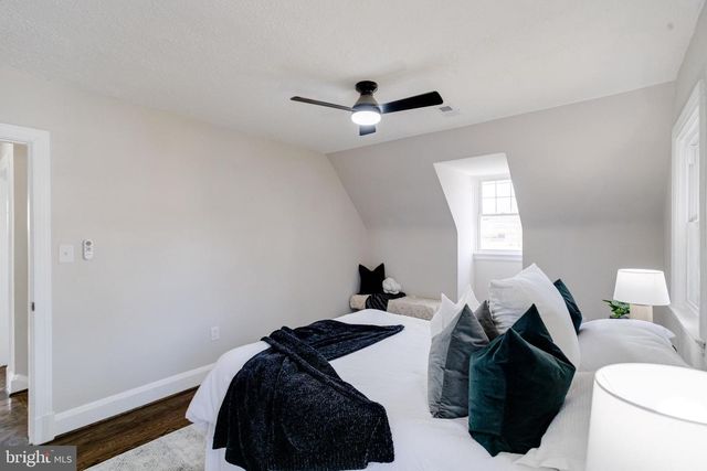 605 WALNUT AVE, Baltimore, MD 21229