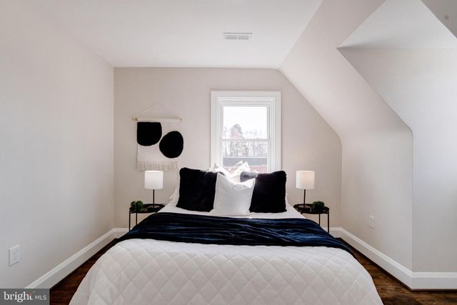 605 WALNUT AVE, Baltimore, MD 21229