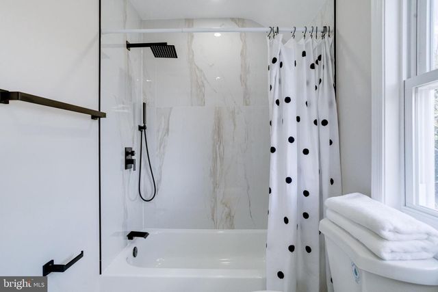 605 WALNUT AVE, Baltimore, MD 21229