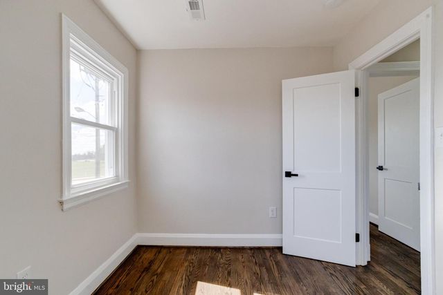 605 WALNUT AVE, Baltimore, MD 21229