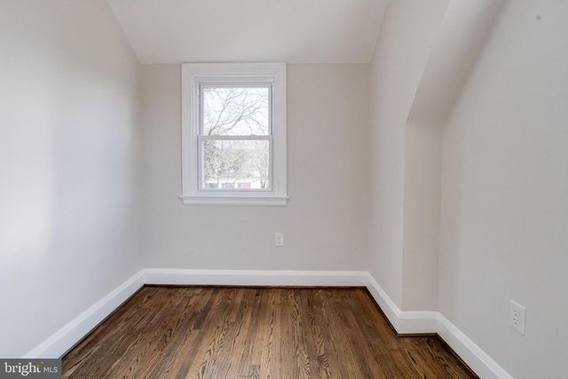 605 WALNUT AVE, Baltimore, MD 21229