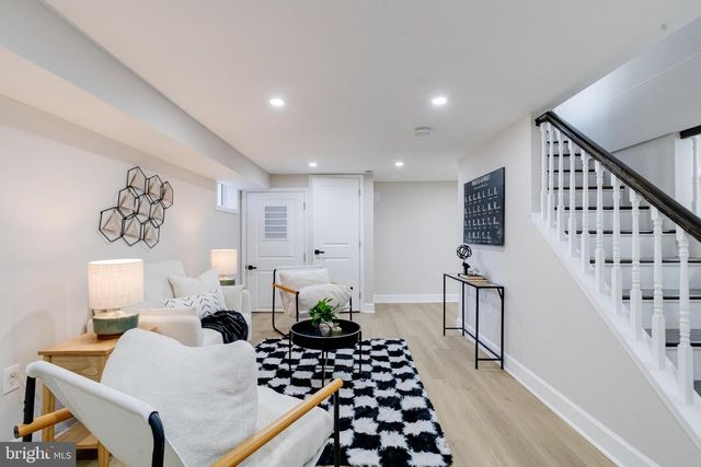 605 WALNUT AVE, Baltimore, MD 21229