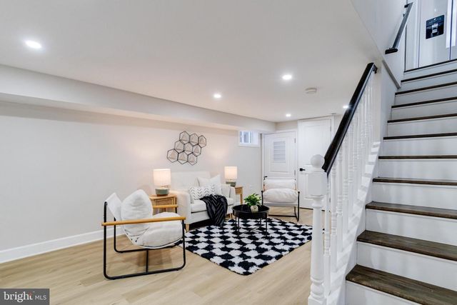 605 WALNUT AVE, Baltimore, MD 21229