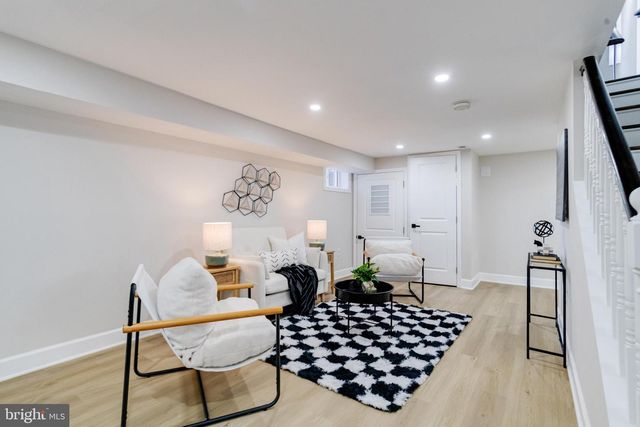 605 WALNUT AVE, Baltimore, MD 21229