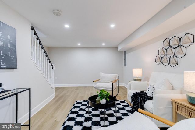 605 WALNUT AVE, Baltimore, MD 21229