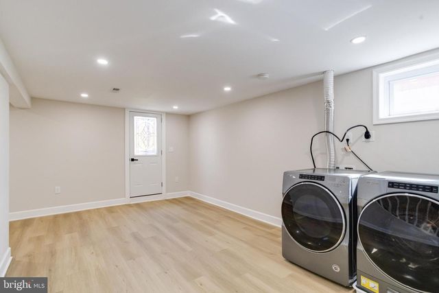 605 WALNUT AVE, Baltimore, MD 21229