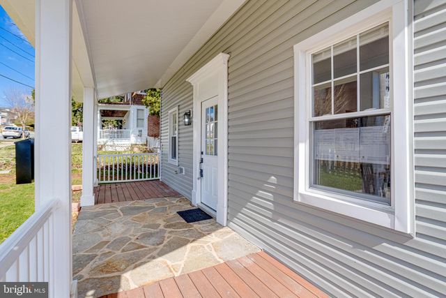 605 WALNUT AVE, Baltimore, MD 21229