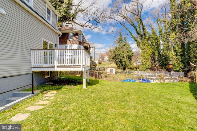 605 WALNUT AVE, Baltimore, MD 21229