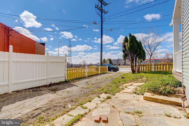 605 WALNUT AVE, Baltimore, MD 21229