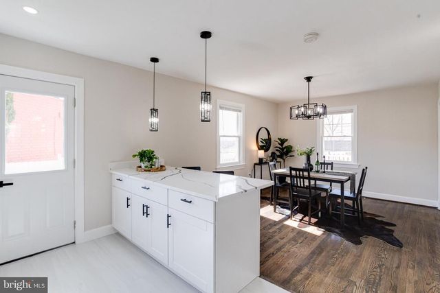 605 WALNUT AVE, Baltimore, MD 21229