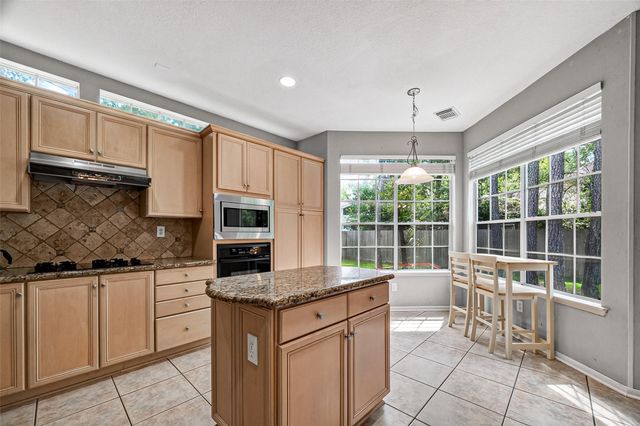 150 Wisteria Walk Circle, The Woodlands, TX 77381