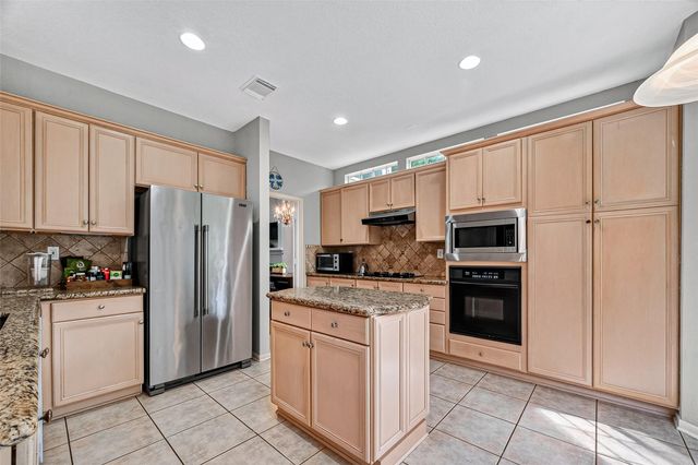 150 Wisteria Walk Circle, The Woodlands, TX 77381