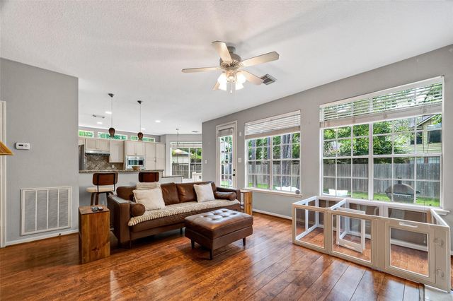 150 Wisteria Walk Circle, The Woodlands, TX 77381