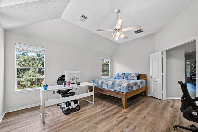 150 Wisteria Walk Circle, The Woodlands, TX 77381