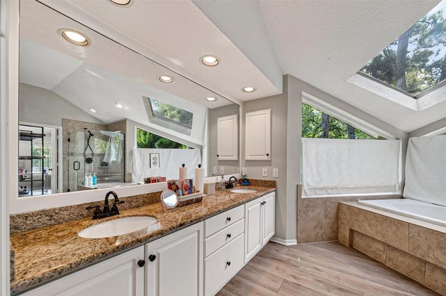 150 Wisteria Walk Circle, The Woodlands, TX 77381
