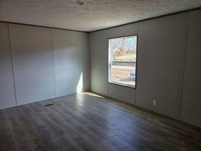 411 S Myrtle Street, Conway, MO 65632